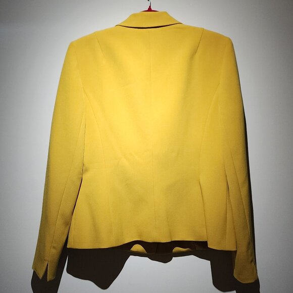 β¨ Vibrant & Bold Kasper Blazer in Yellow - Size 8 β¨ - Picture 2 of 2